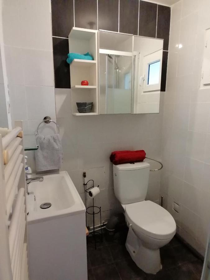 Charmant Appartement Independant, 5 Mn De Rouen, Avec Terrasse, Refait A Neuf Franqueville-Saint-Pierre Kültér fotó